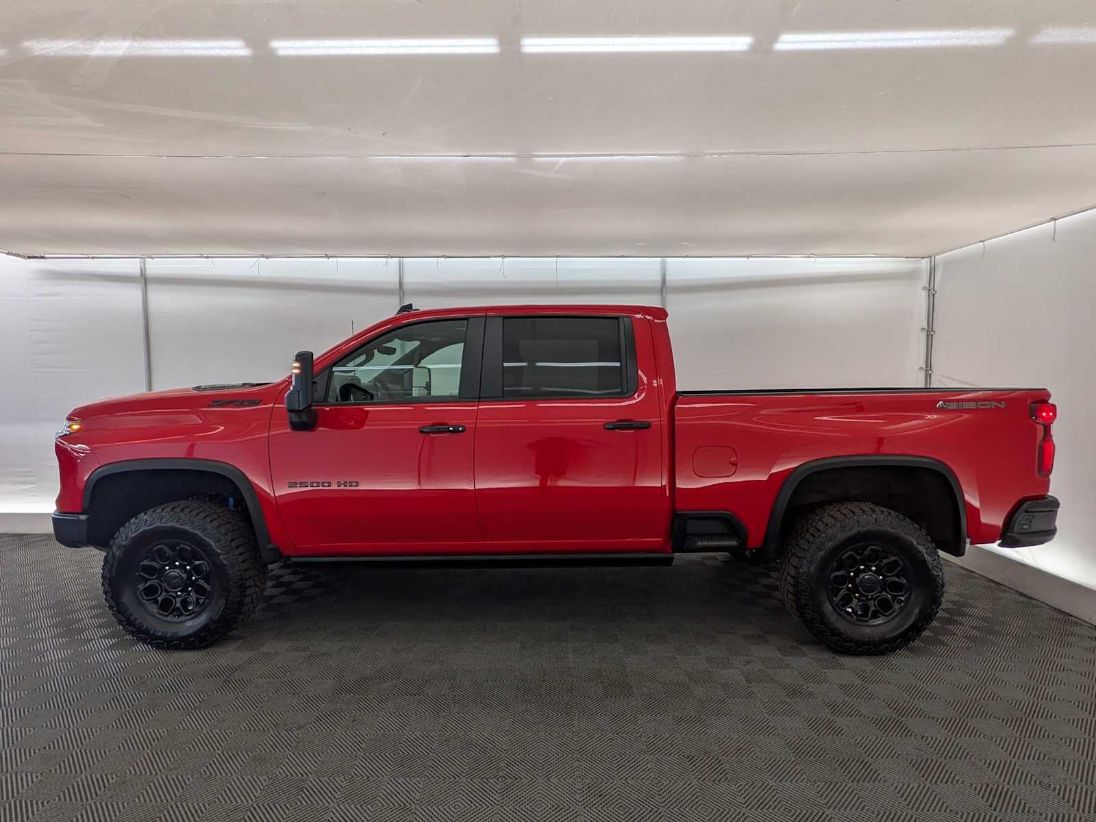 2024 Chevrolet Silverado 2500HD ZR2 photo 3