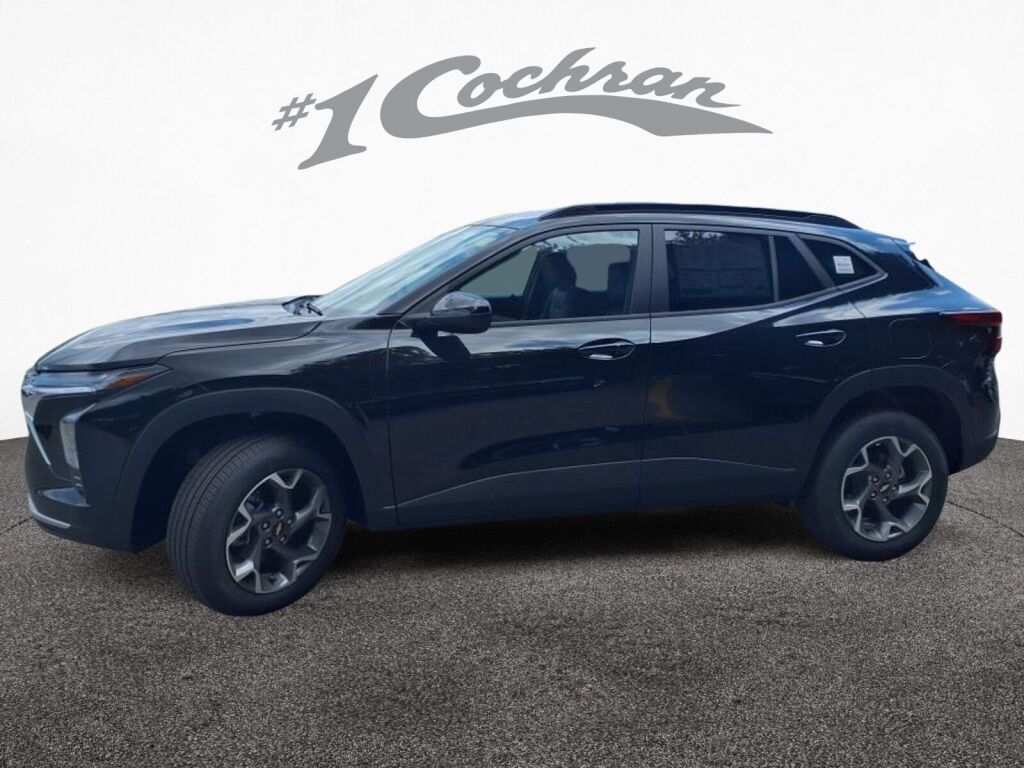 2025 Chevrolet Trax LT photo 4