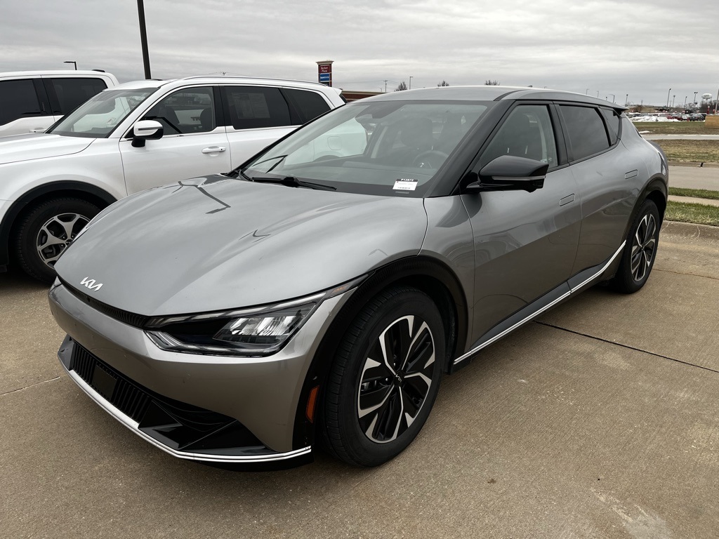 Used 2022 Kia Ev6 Wind with VIN KNDC3DLC6N5087382 for sale in West Burlington, IA