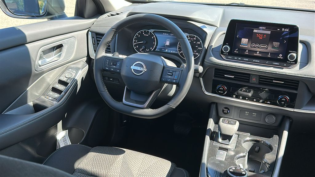 2026 Nissan Rogue SV photo 23