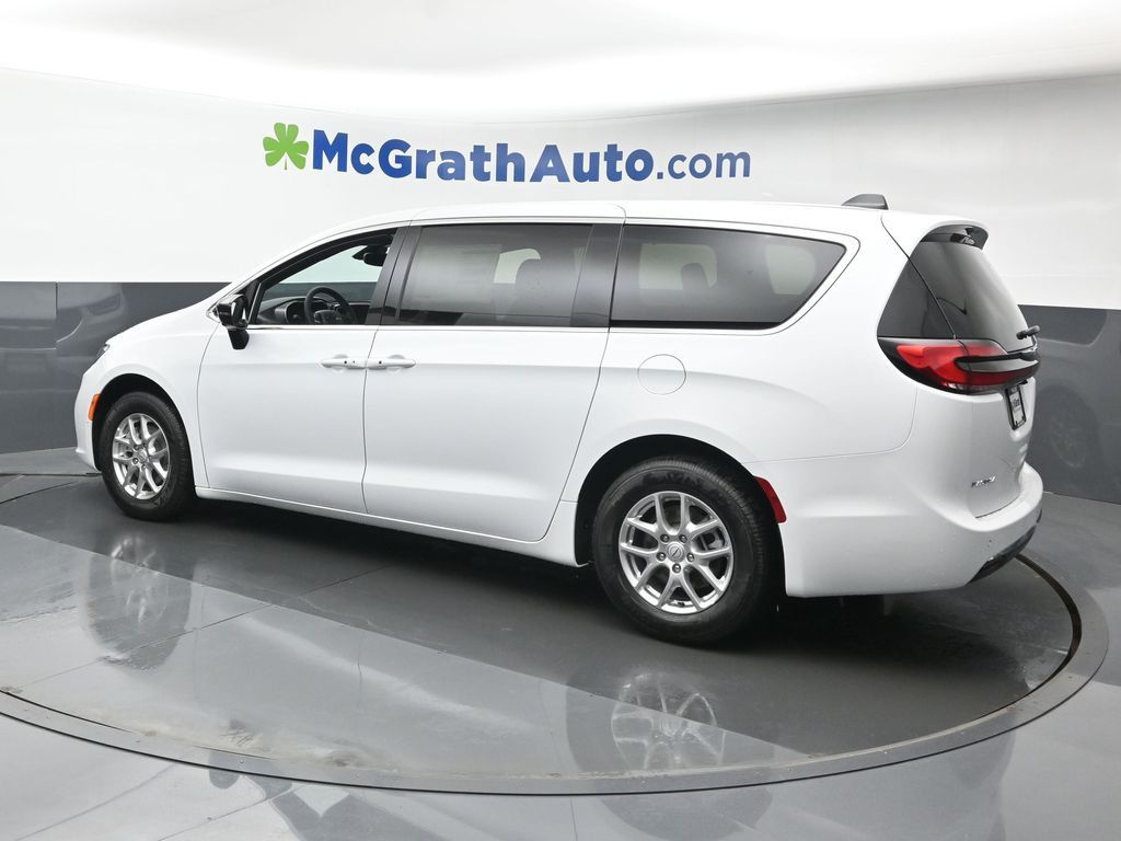2026 Chrysler Pacifica photo 25