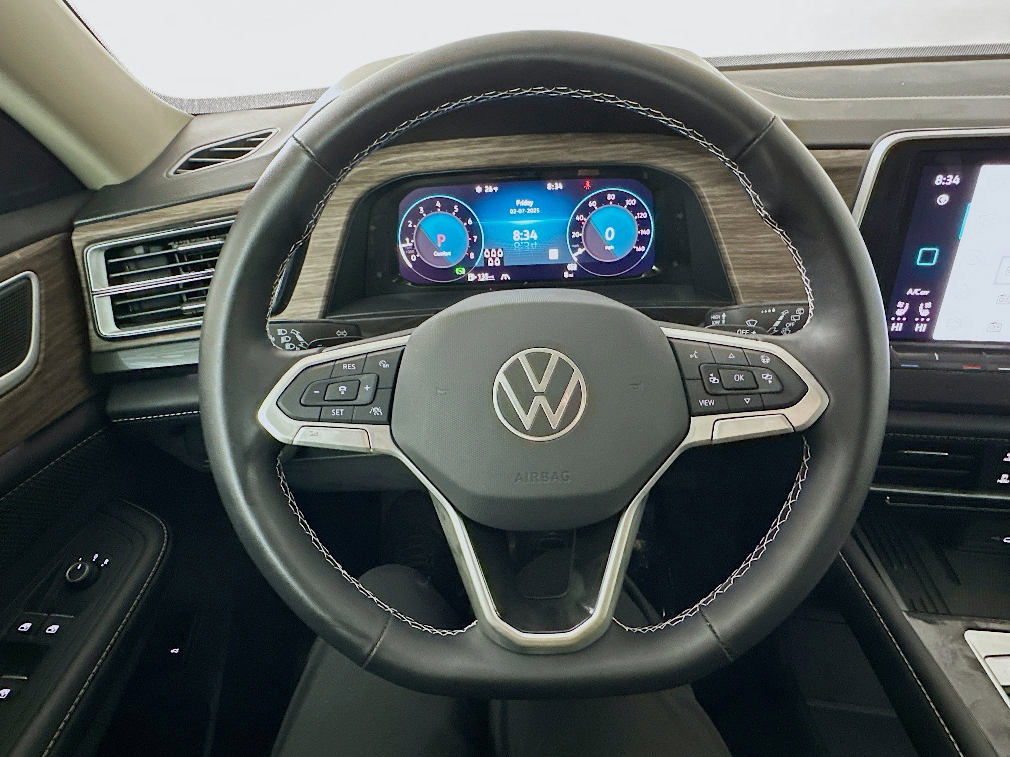 2025 Volkswagen Atlas SEL photo 10