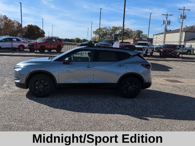 2025 Chevrolet Blazer 2LT photo 2