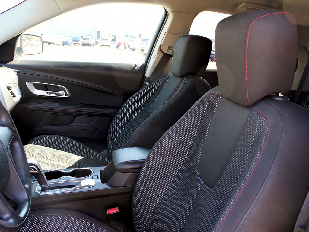 2011 Chevrolet Equinox photo 12