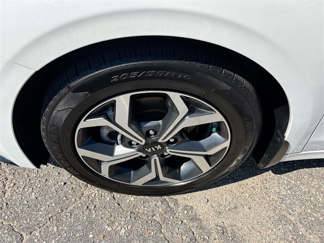 2021 Kia Forte LXS photo 12