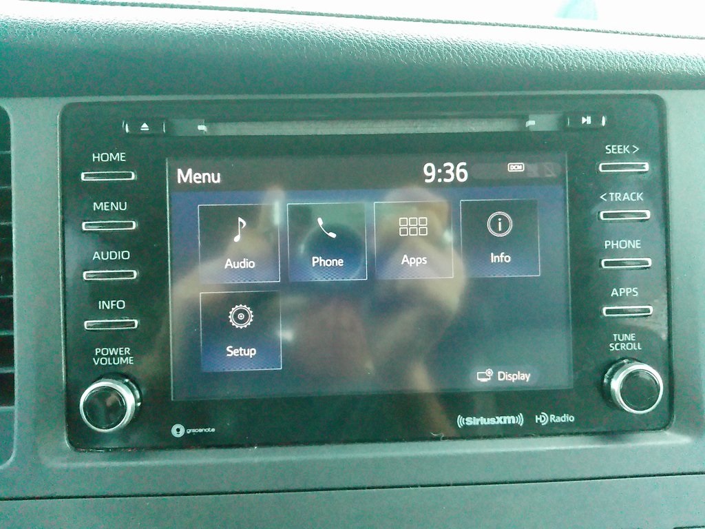 2018 Toyota Sienna XLE photo 37