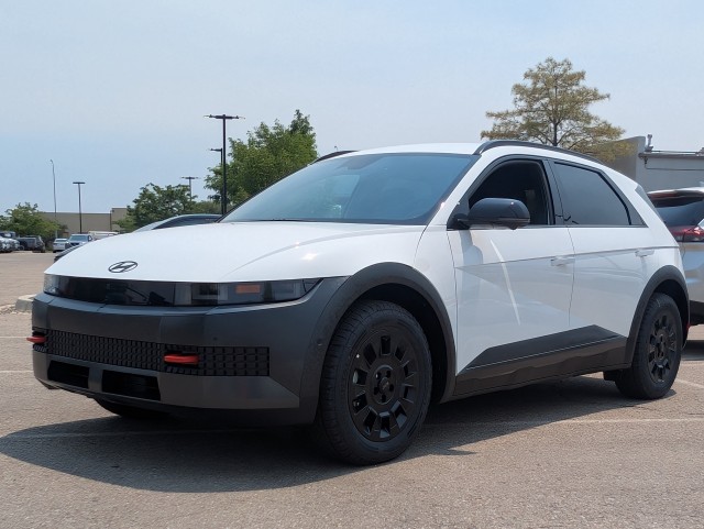 New 2025 ATLAS WHITE/BLACK Hyundai XRT image 1
