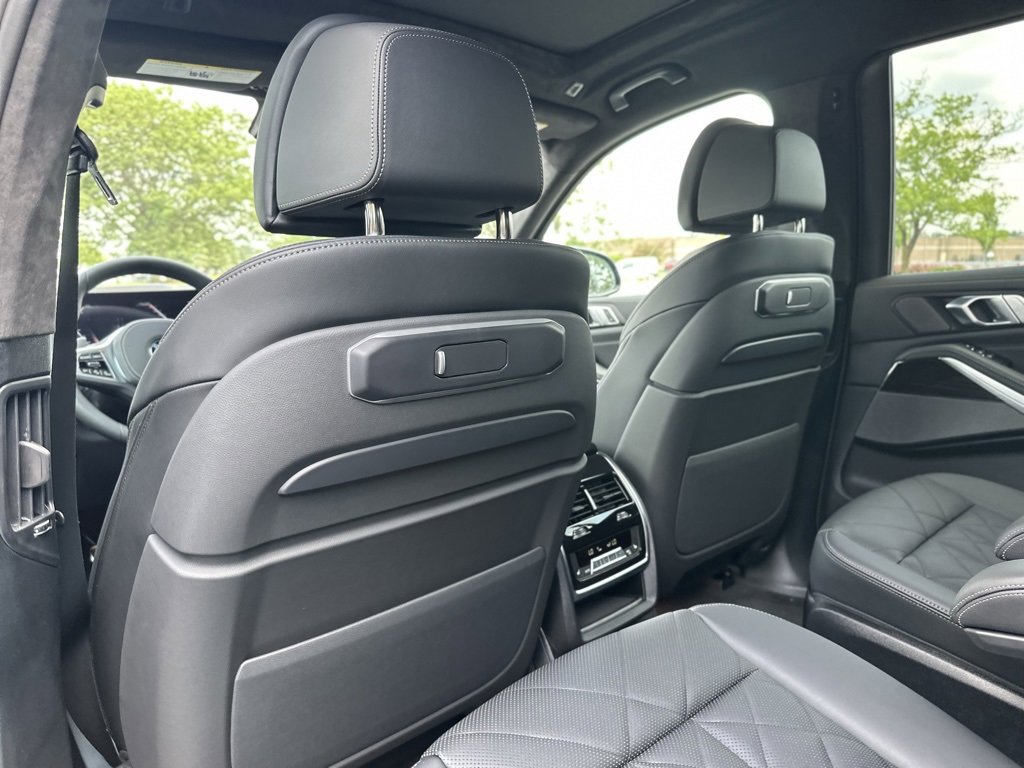 New 2026 Carbon Black Metallic BMW xDrive40i image 23