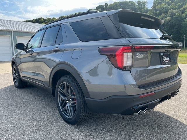 2025 Ford Explorer ST photo 7