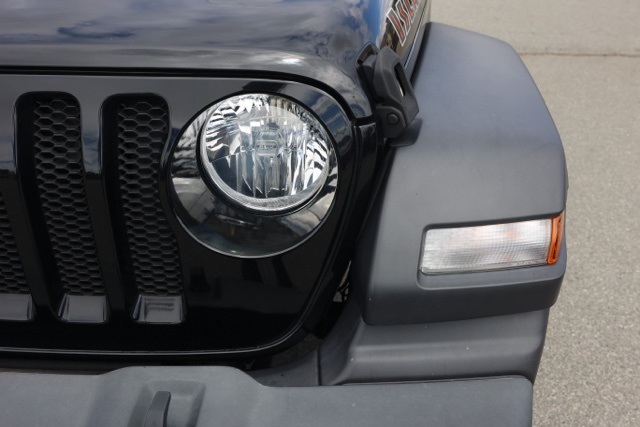 2021 Jeep Wrangler Unlimited Islander photo 9