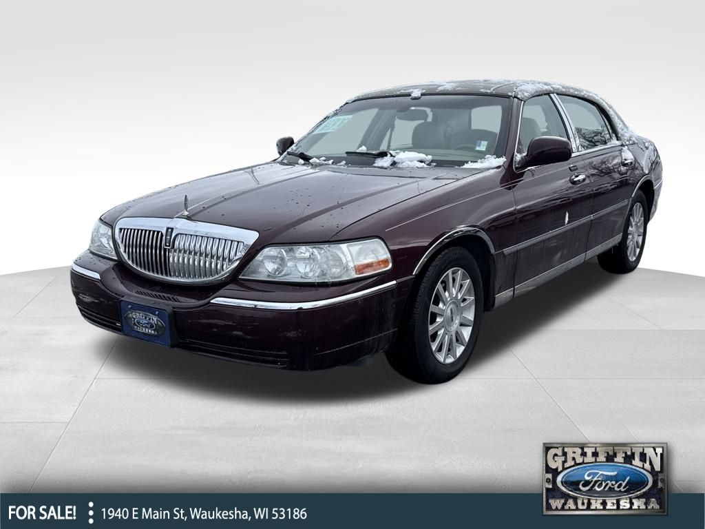 2006 Lincoln Town Car Signature's photo