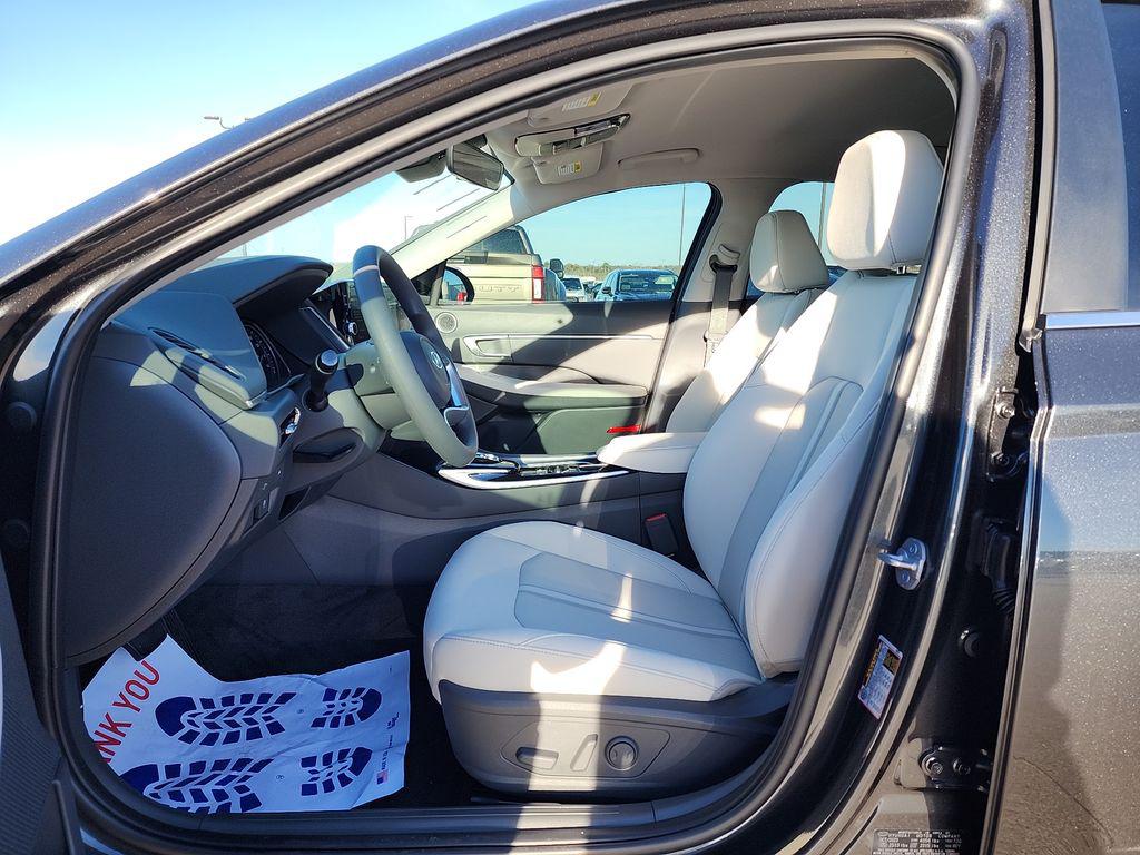 2023 Hyundai Sonata SEL photo 3