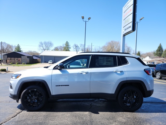 2025 Jeep Compass Latitude photo 4