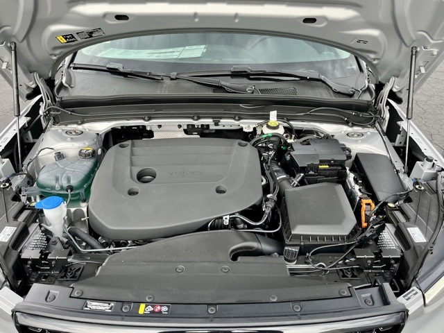 2025 Volvo XC40 photo 22