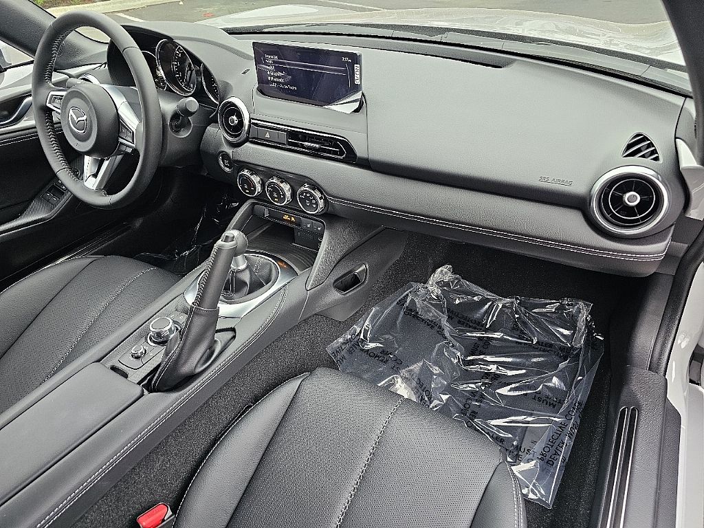 2025 Mazda MX-5 Miata Miata Grand Touring photo 13