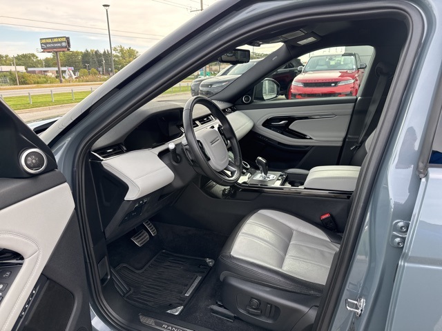 2020 Land Rover Range Rover Evoque First Edition photo 2