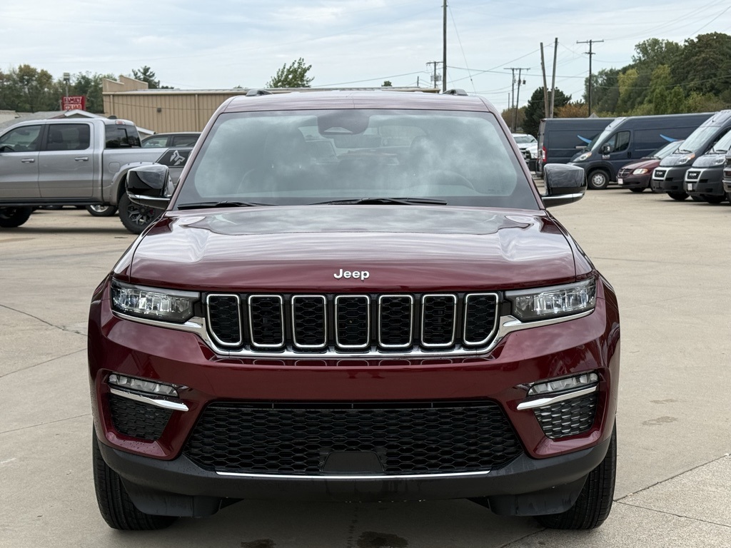 2025 Jeep Grand Cherokee Limited photo 2