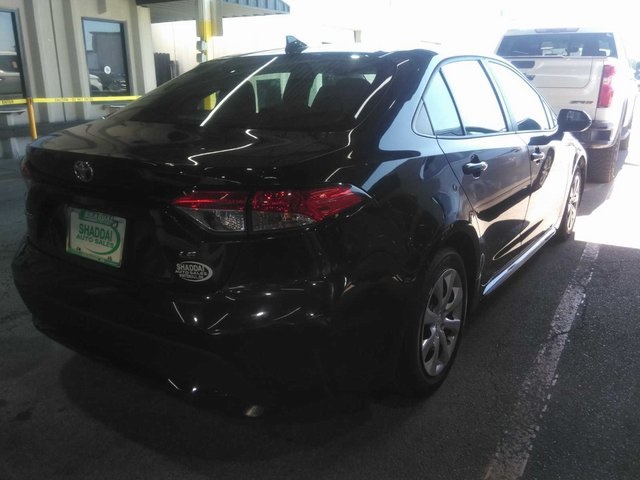 2021 Toyota Corolla LE photo 3