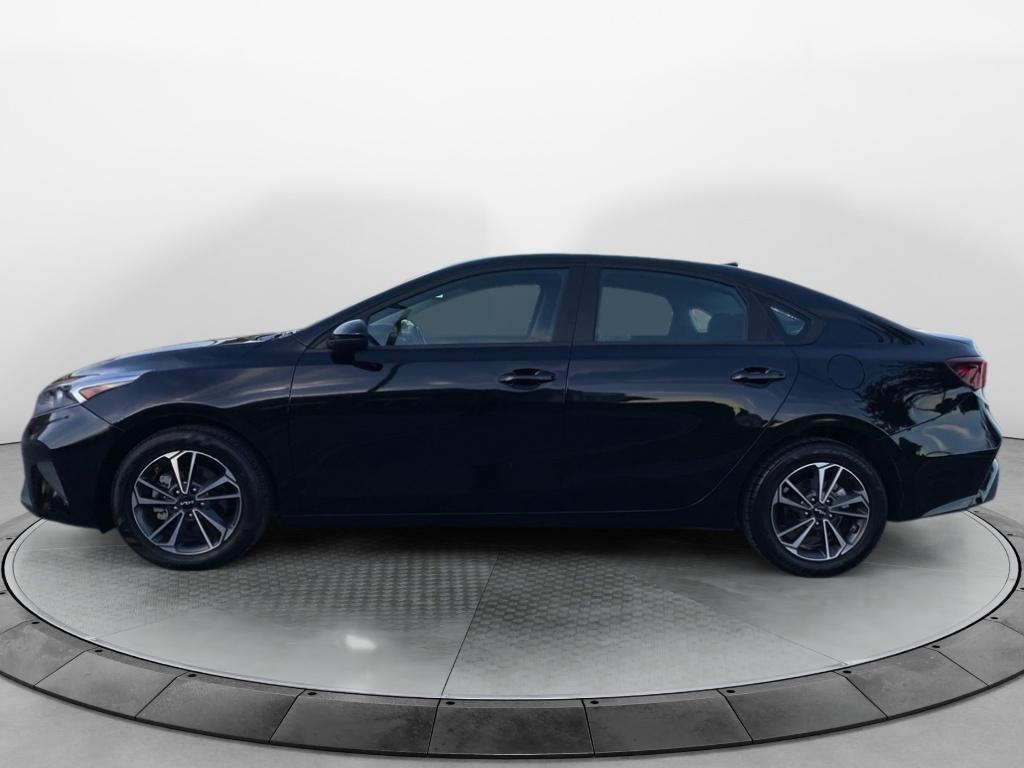 Used 2024 Kia Forte LXS with VIN 3KPF24AD2RE783842 for sale in Kansas City