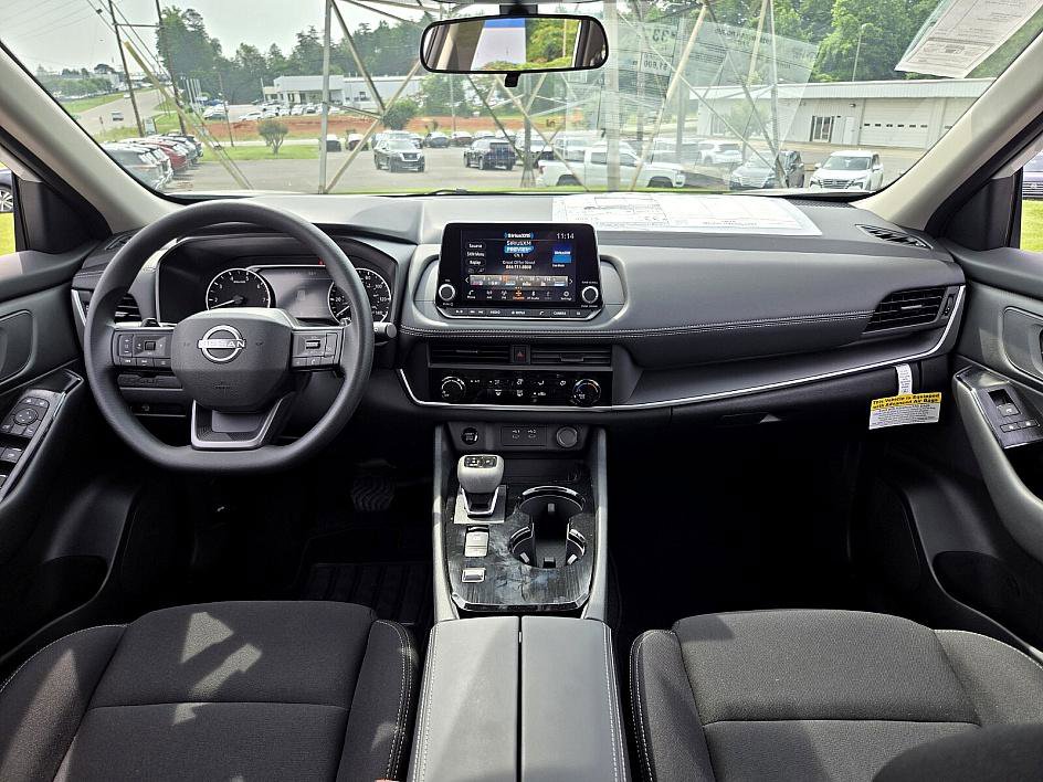 2025 Nissan Rogue S photo 6