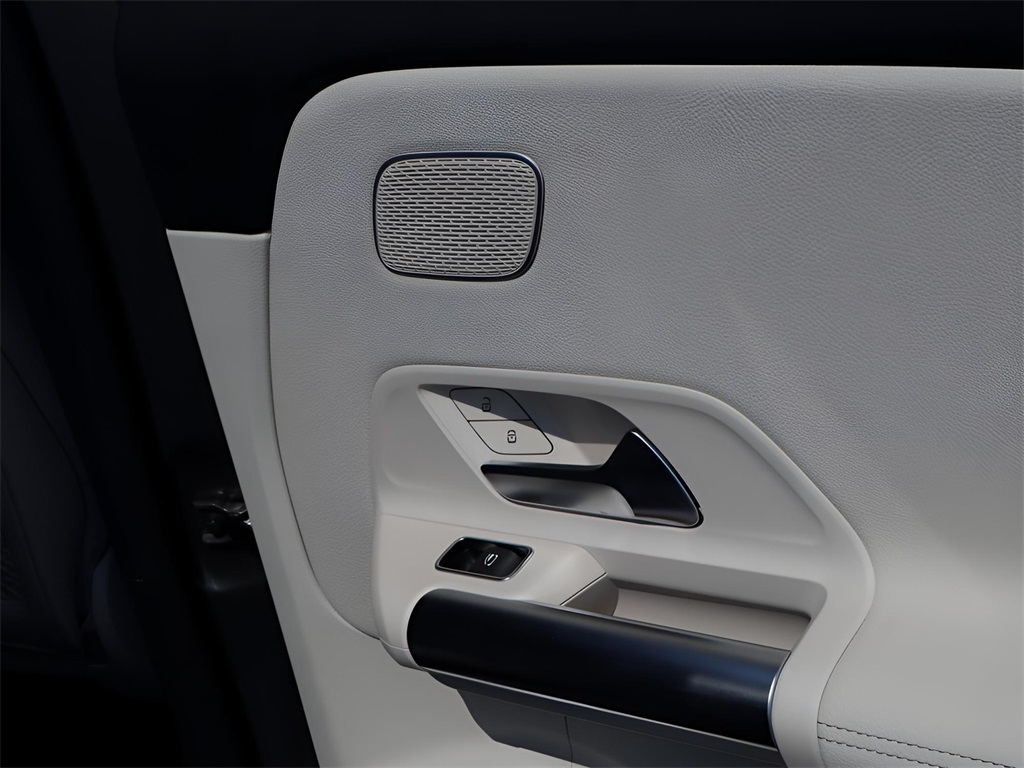 2026 Mercedes Benz GLA 250 4MATIC photo 13