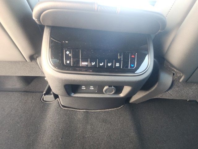 2025 Nissan Armada photo 12