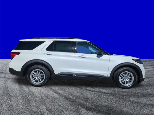 2026 Ford Explorer photo 2