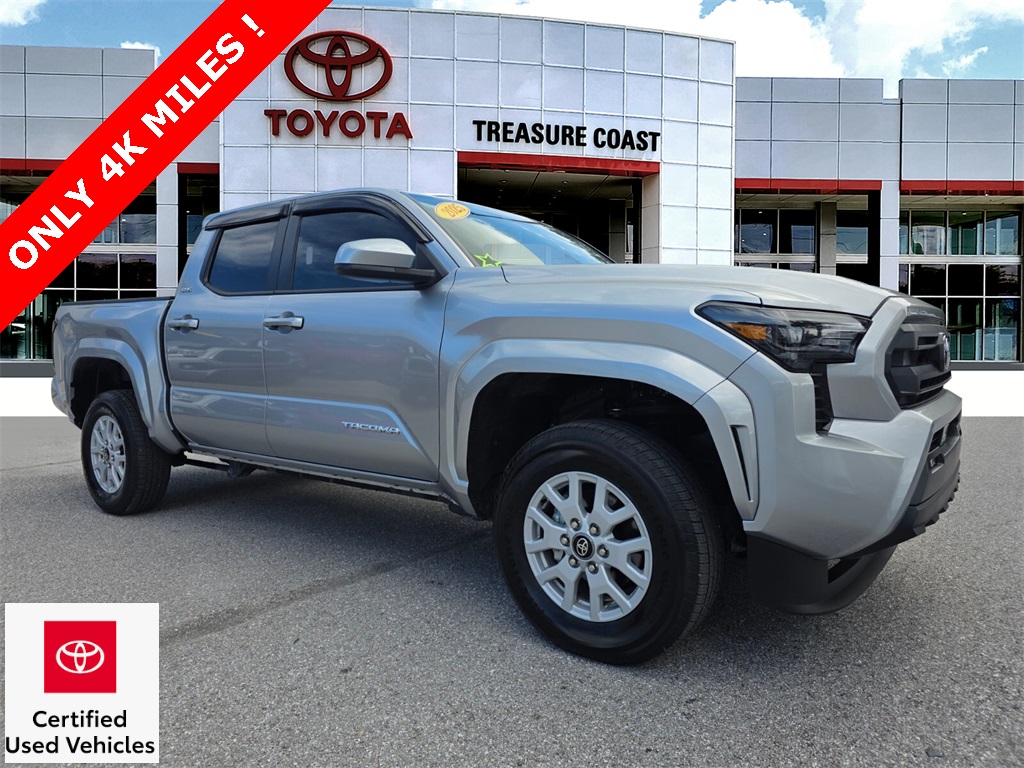 2025 Toyota Tacoma SR5's photo