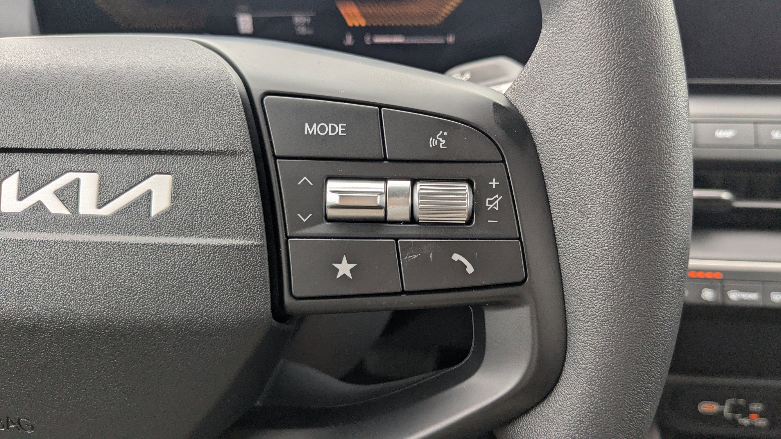 2025 Kia K4 LXS photo 26