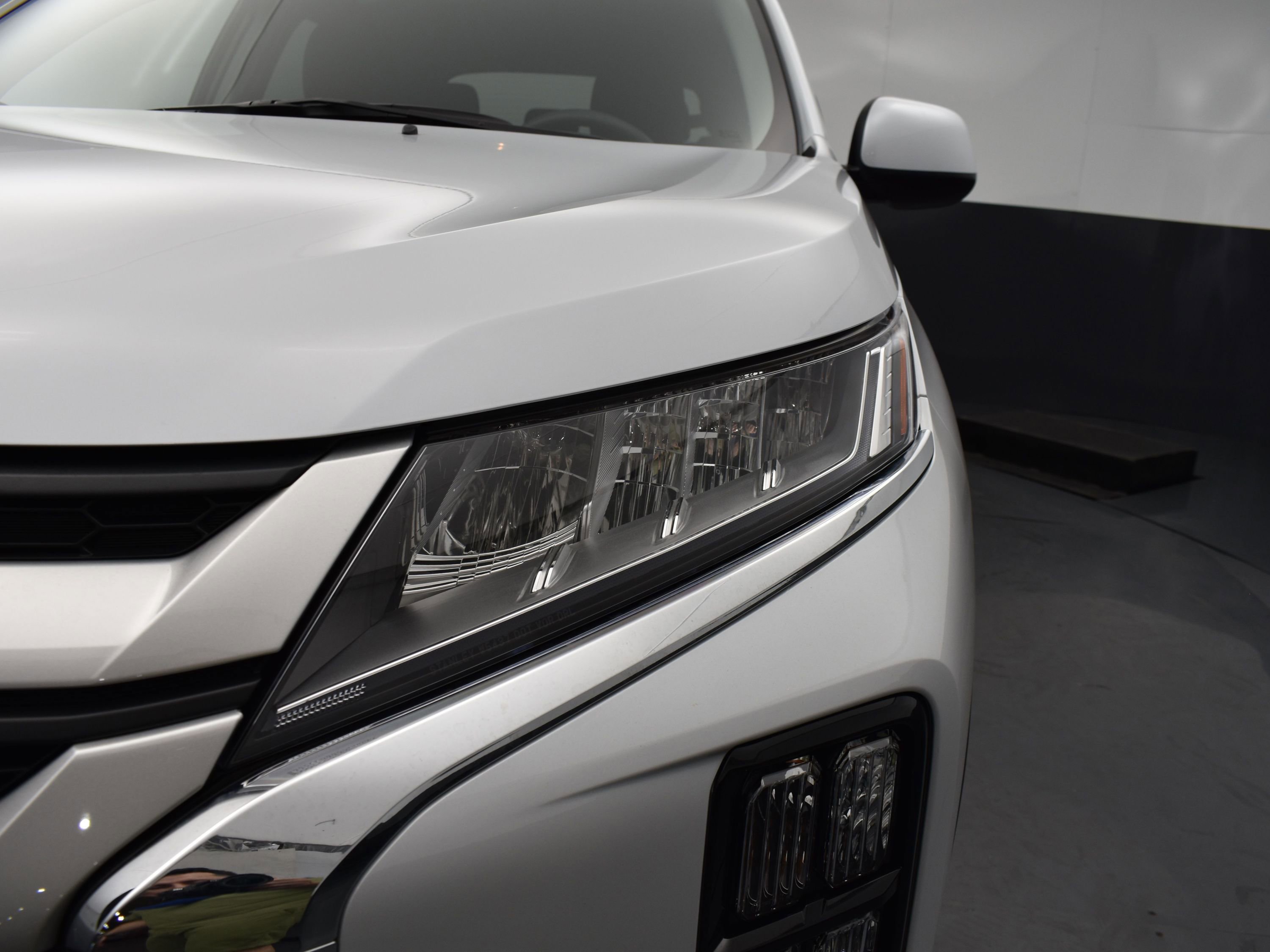 2025 Mitsubishi Outlander Sport ES SE LE photo 3