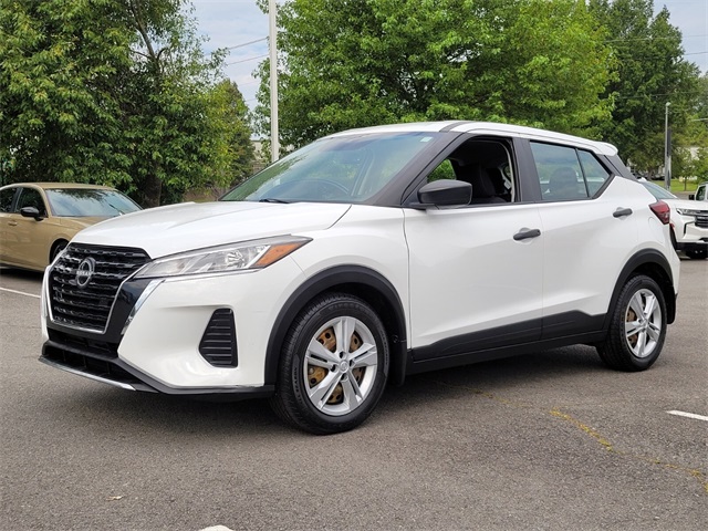 2022 Nissan Kicks S photo 3