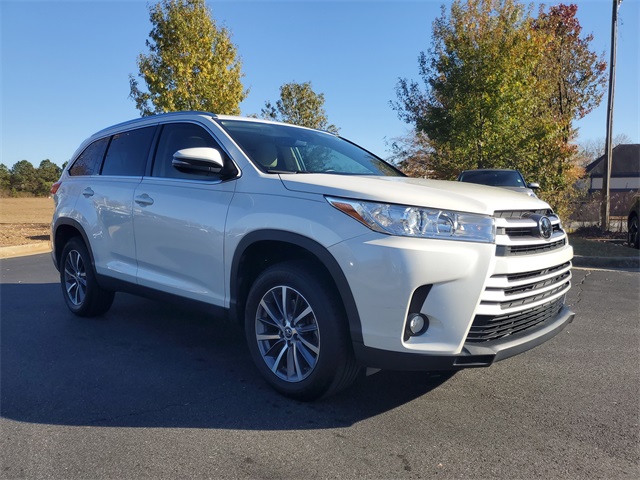 2019 Toyota Highlander XLE photo 3