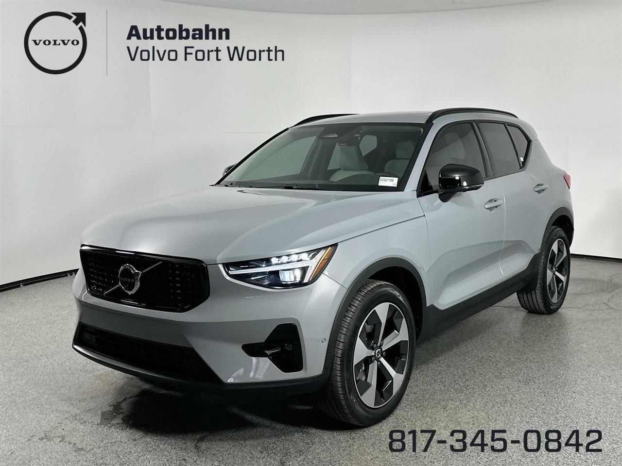 2025 Volvo XC40 Plus
