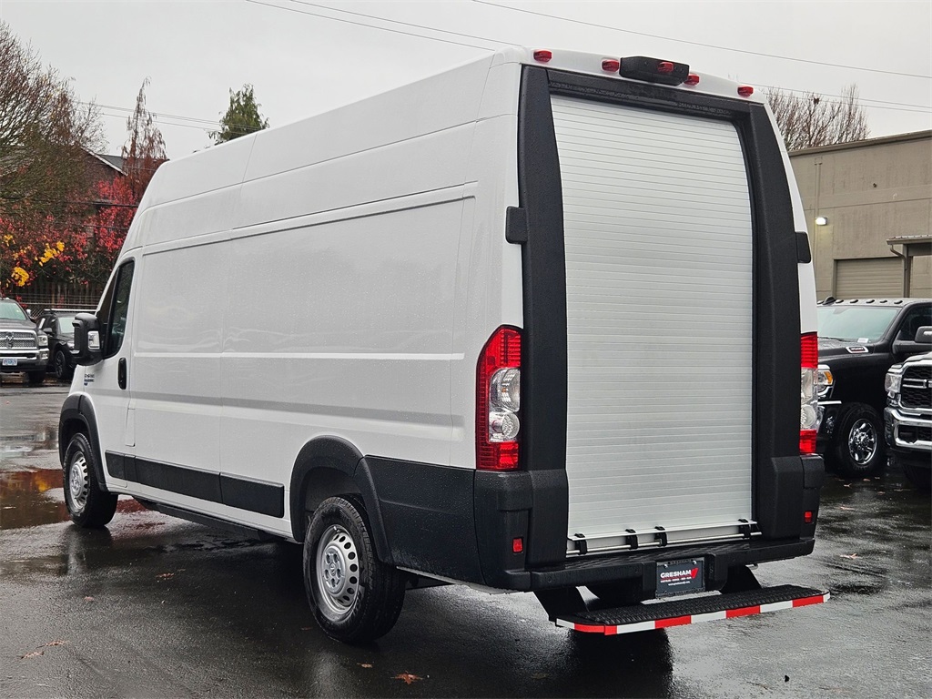 2024 Ram 3500 photo 4
