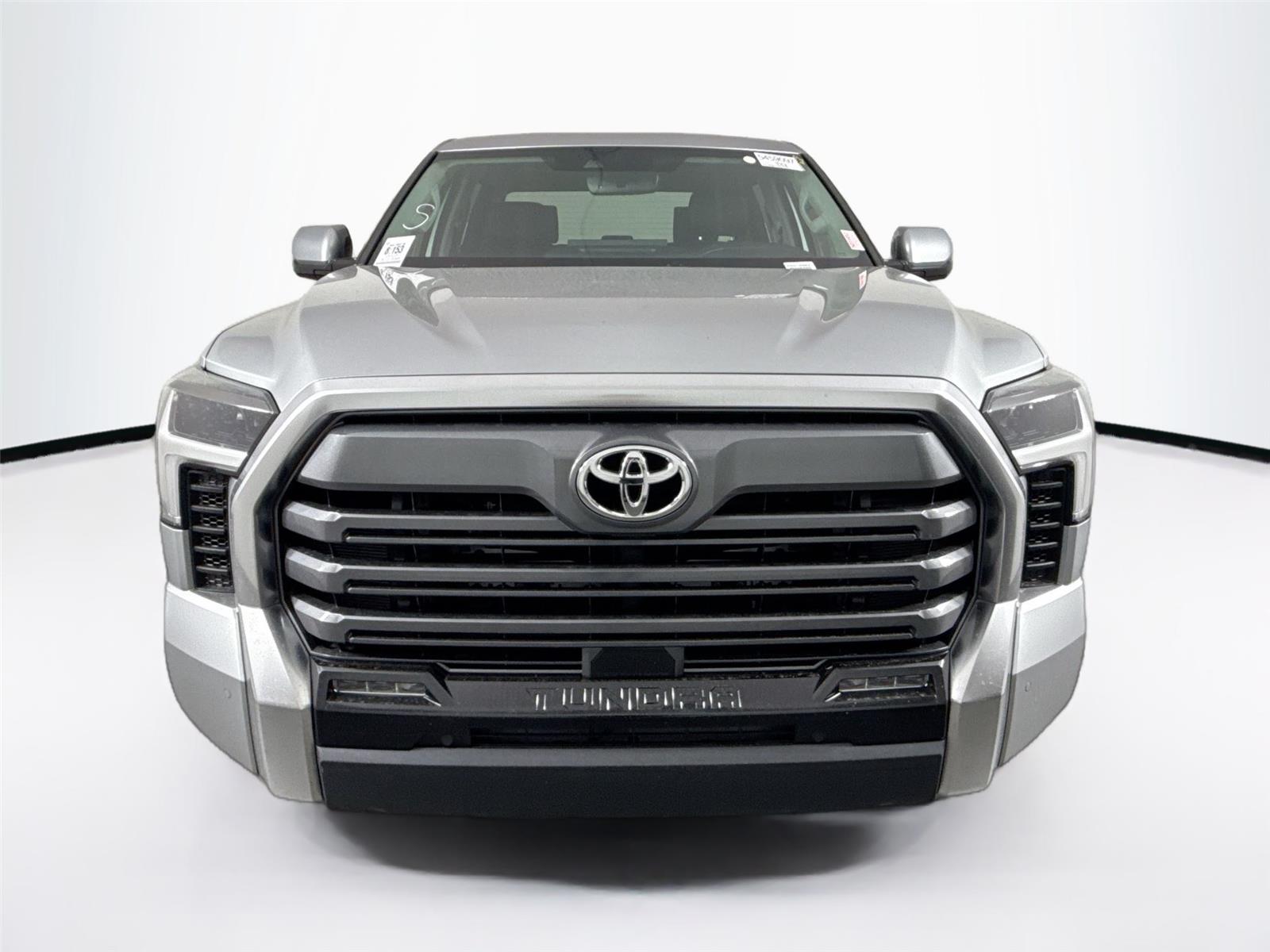 2023 Toyota Tundra Limited photo 3