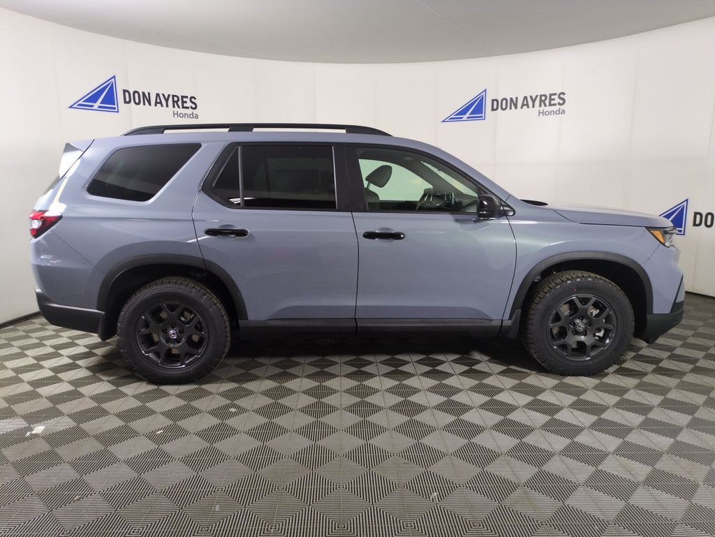 2025 Honda Pilot TrailSport photo 6