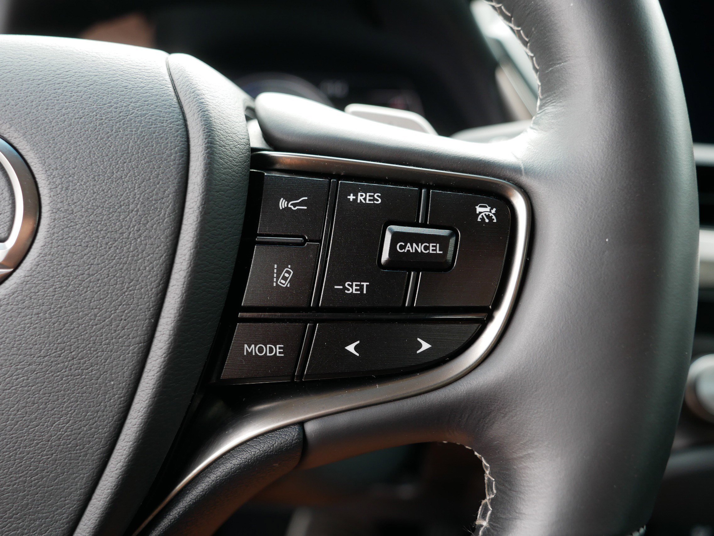 2021 Lexus ES 300h photo 27
