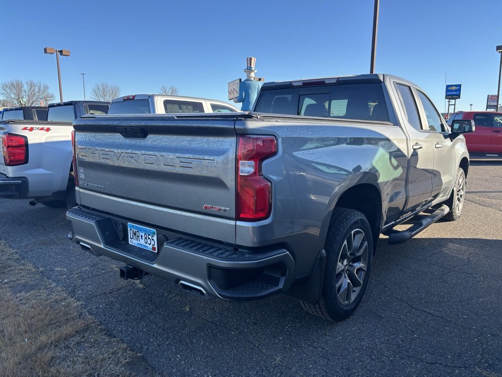 2020 Chevrolet Silverado 1500 RST photo 2