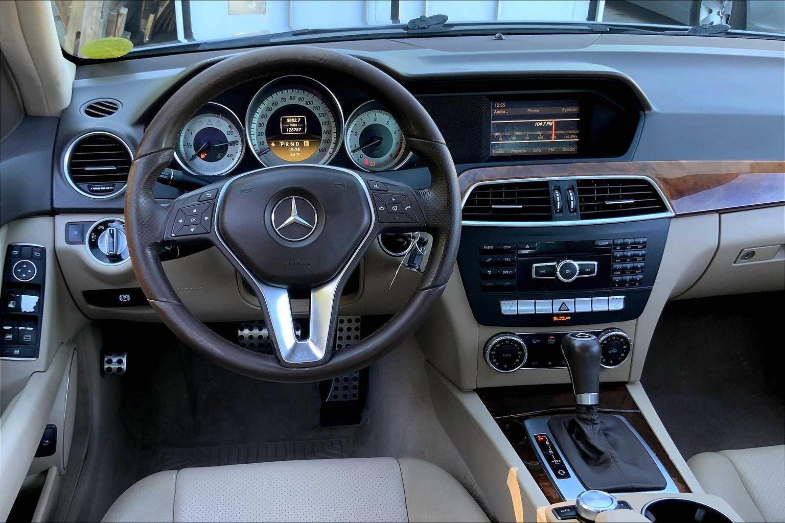 2012 Mercedes Benz C 300 Sport photo 5