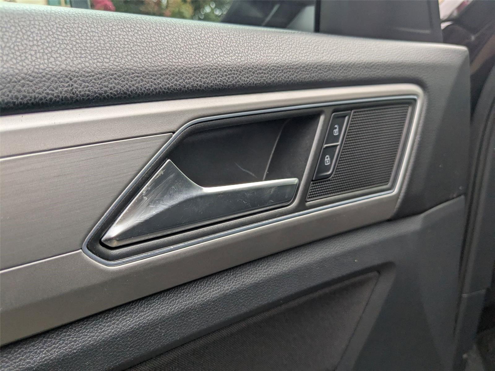 2019 Volkswagen Atlas V6 S photo 12