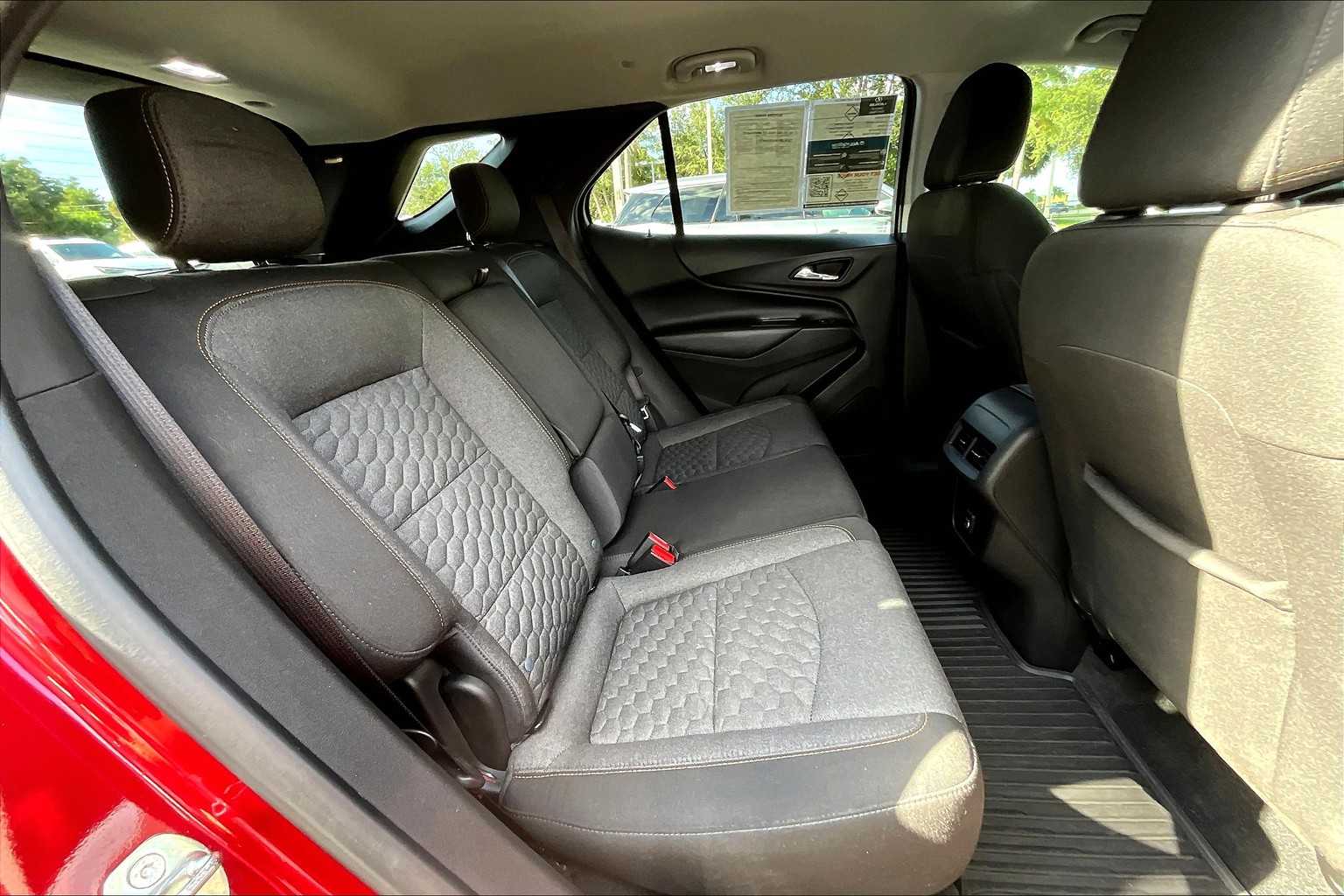 2020 Chevrolet Equinox LT photo 19