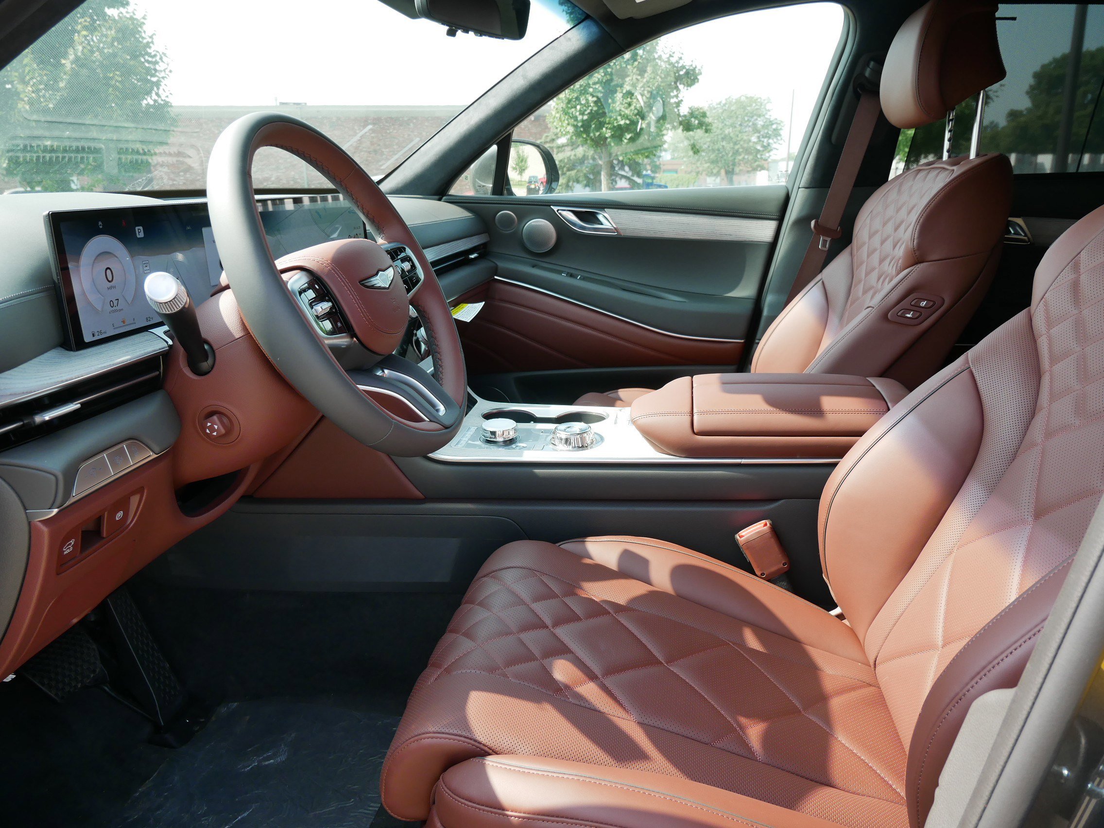 2025 Genesis GV80 Prestige AWD photo 4