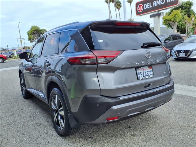 2023 Nissan Rogue SL photo 3