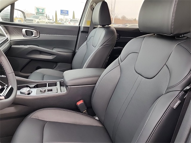 2025 Kia Sorento Hybrid EX photo 12