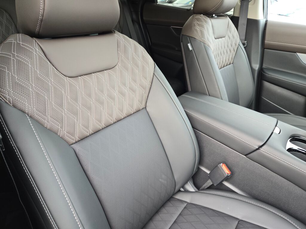 2026 Nissan Murano Platinum photo 2