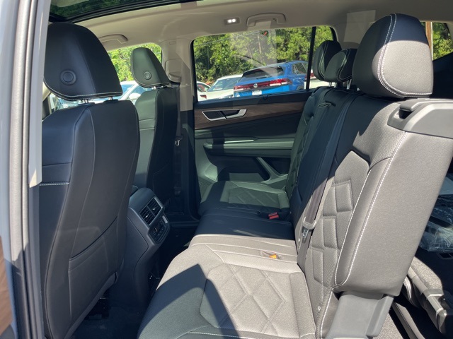 2026 Volkswagen Atlas SE Technology photo 13