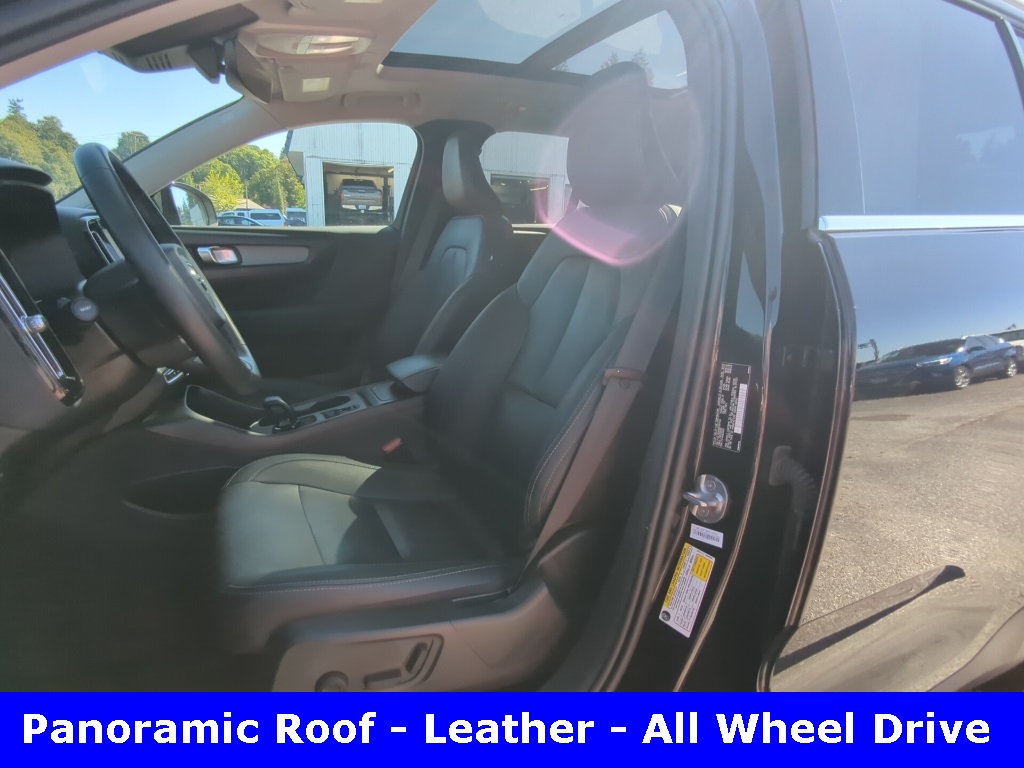 2024 Volvo XC40 Core photo 13
