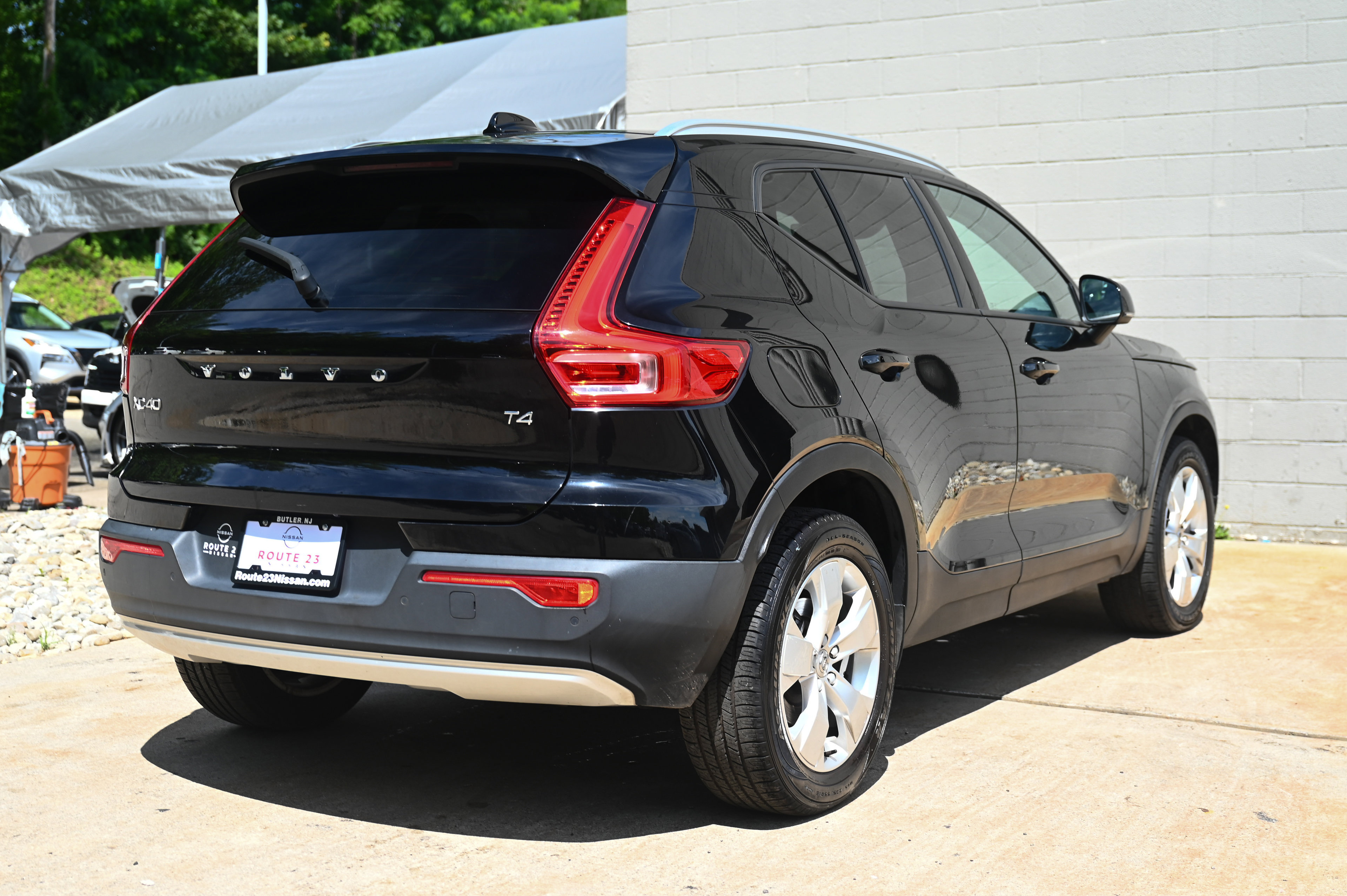 2022 Volvo XC40 Momentum photo 4
