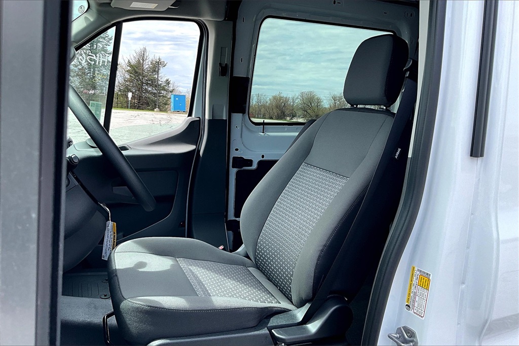 2024 Ford Transit photo 6