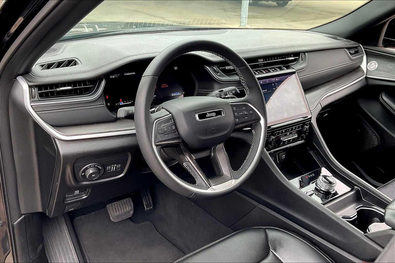 2024 Jeep Grand Cherokee Limited photo 12